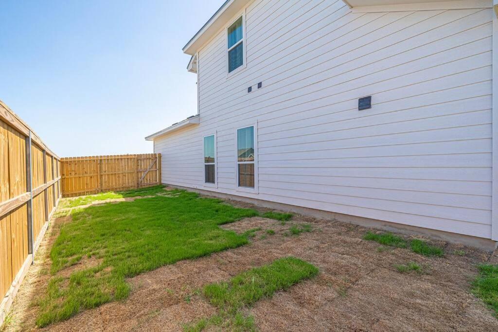 Gorgeous, Brand New 3 Bedrooms Home- Built 2024, Near Seaworld & Lackland Afb سان أنطونيو المظهر الخارجي الصورة