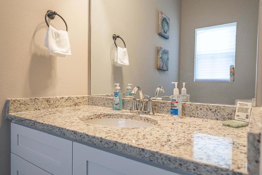 Gorgeous, Brand New 3 Bedrooms Home- Built 2024, Near Seaworld & Lackland Afb سان أنطونيو المظهر الخارجي الصورة